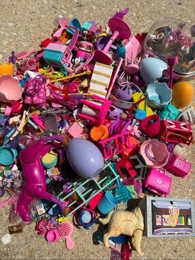 Assorted Barbie Accessories - Pink Mix
